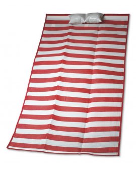 Beach mat with inflatable cushion and carrying straps Beach mat with inflatable cushion and carrying straps